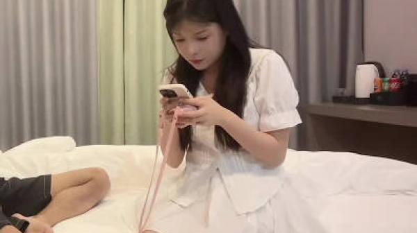 约操大奶学生妹